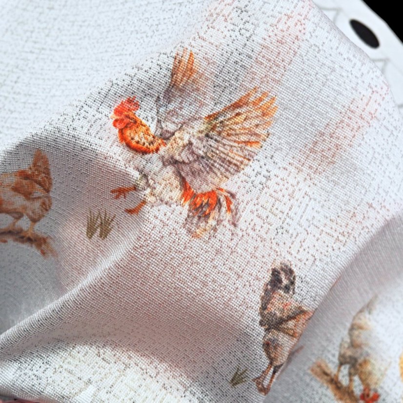 Vitrážová záclona Sliepočky - Vyber výšku ↕ (cm): 50, Vyber šitie: bez obšití