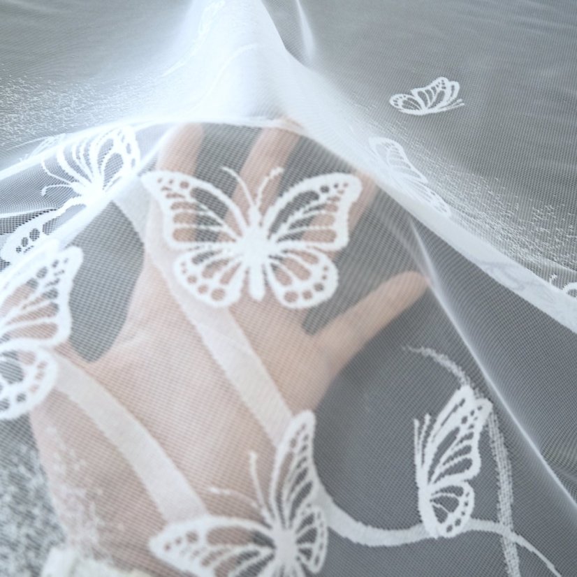 Záclona Motýlci - Vyber výšku ↕ (cm): 110, Vyber šití: bez obšití