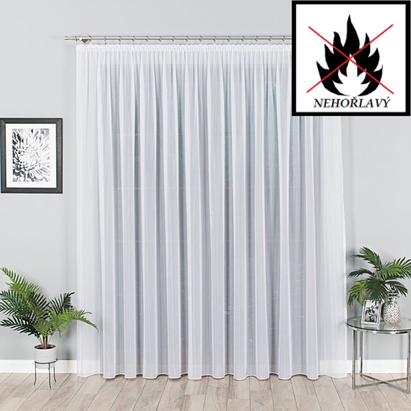 Hladký bílý voál s olůvkem - nehořlavý - Vyber výšku ↕ (cm): 330, Vyber šití: bez obšití