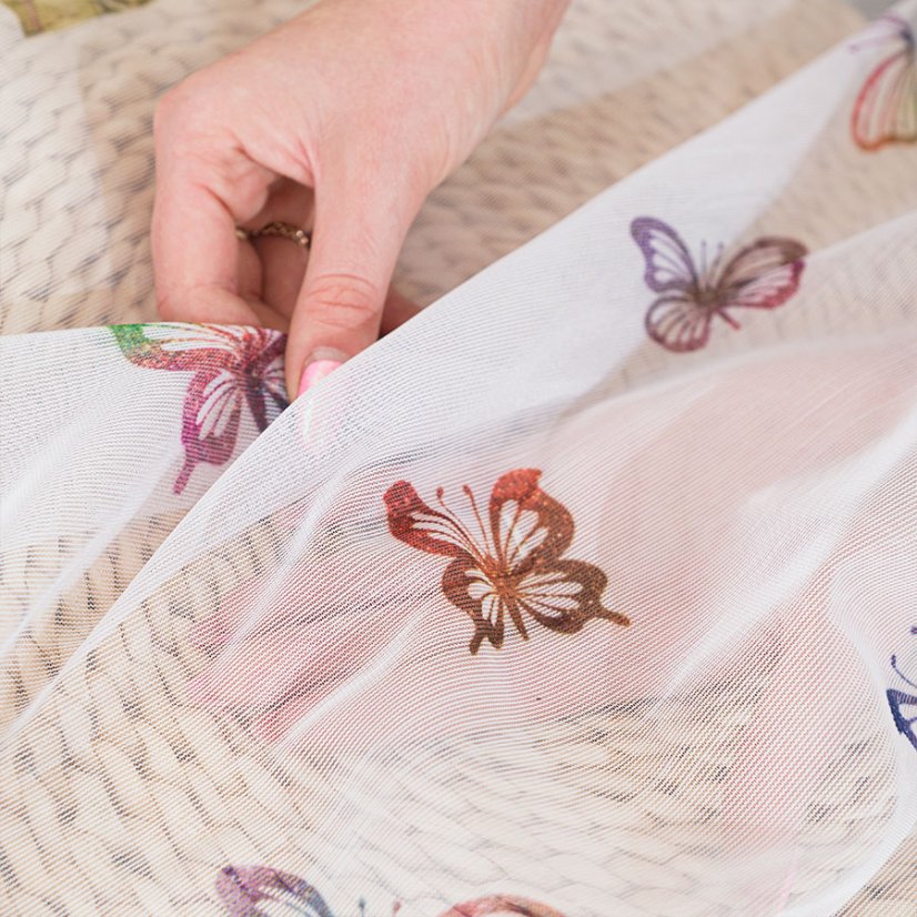 Kusová záclona Farebné motýliky - Vyber rozmer záclony ↕VxŠ ↔ (cm): 150x300