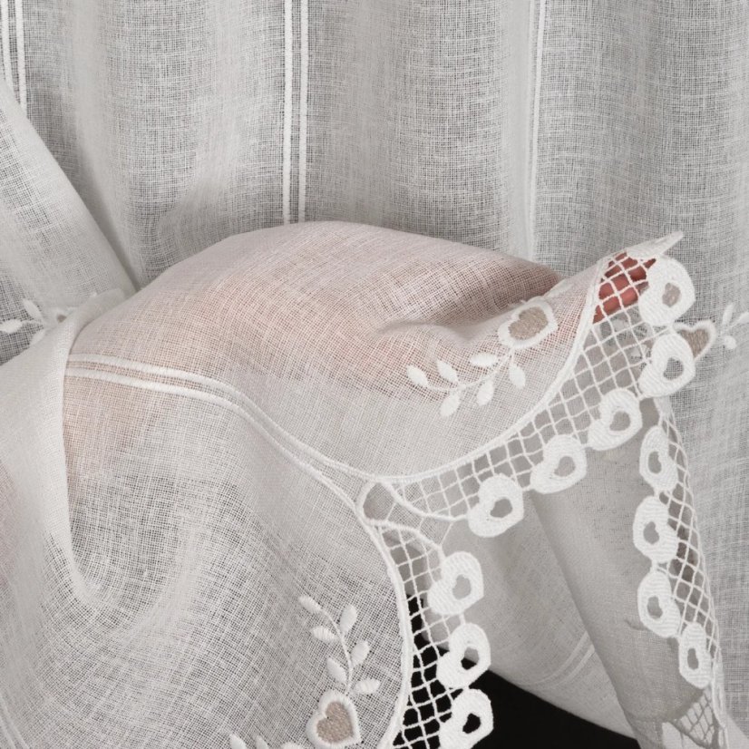 Vitrážová záclona Srdíčka - Vyber výšku ↕ (cm): 45