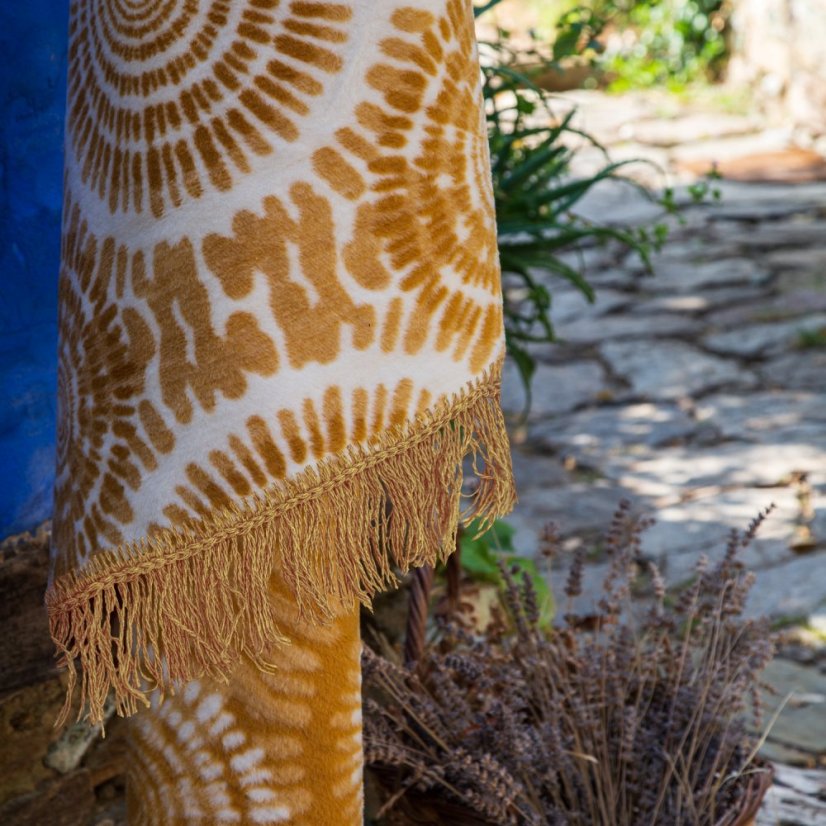 Deka se střapci Evelin