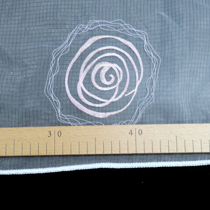 Organzová záclona Květy růžové - Vyber výšku ↕ (cm): 280, Vyber šití: bez obšití