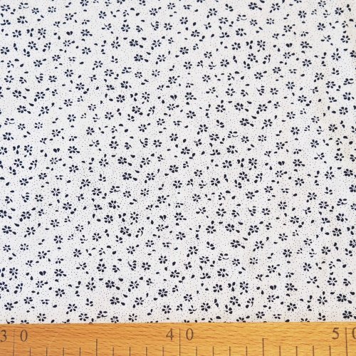 Hladká bavlna – Kvítek na bílém podkladu - Šíře materiálu (cm): 160